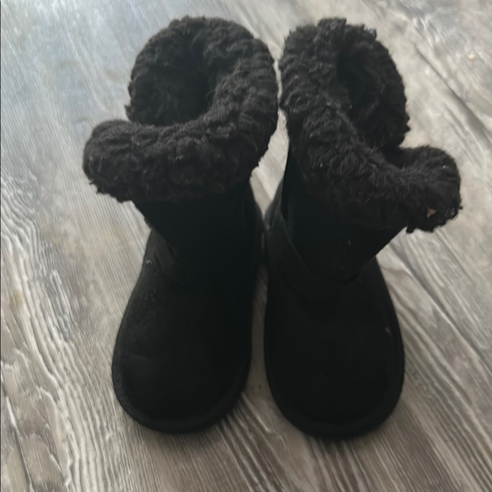 Black Fuzzy Boots